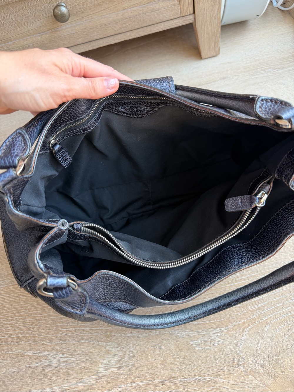 TODS Black Subtle Metallic Leather Hobo Shoulder Bag - Picture 7 of 12